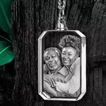 collar con retrato